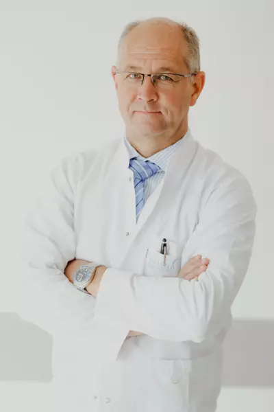dr n. med. Jacek Gocki